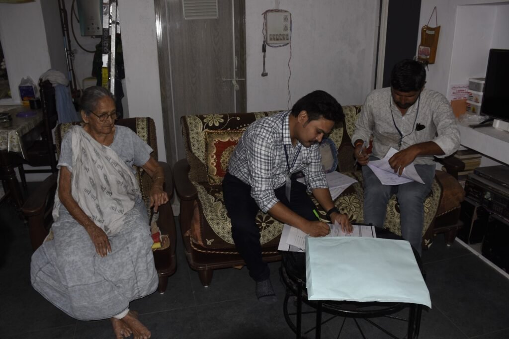 At the age of 94, he became an inspiration to other voters by voting in all the elections so far surendranagar chotila times news surendranagar